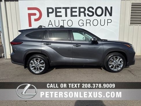 Used 2020 Toyota Highlander Limited image 2