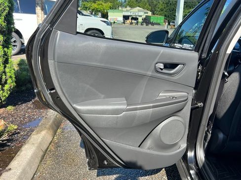 Used 2021 Hyundai Kona SEL AWD/4WD image 16