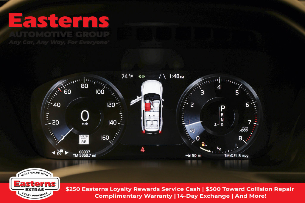 Used 2022 Volvo XC90 T5 Momentum AWD/4WD image 18
