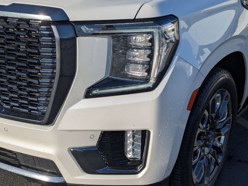 Used 2023 GMC Yukon XL Denali Ultimate image 10