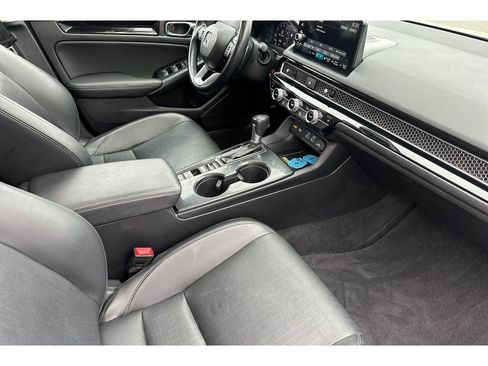 Used 2022 Honda Civic Touring image 16