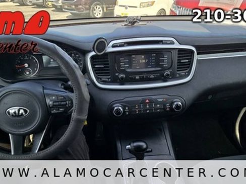 Used 2018 Kia Sorento L FWD image 35