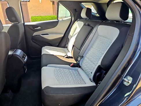 Used 2022 Chevrolet Equinox LS image 16