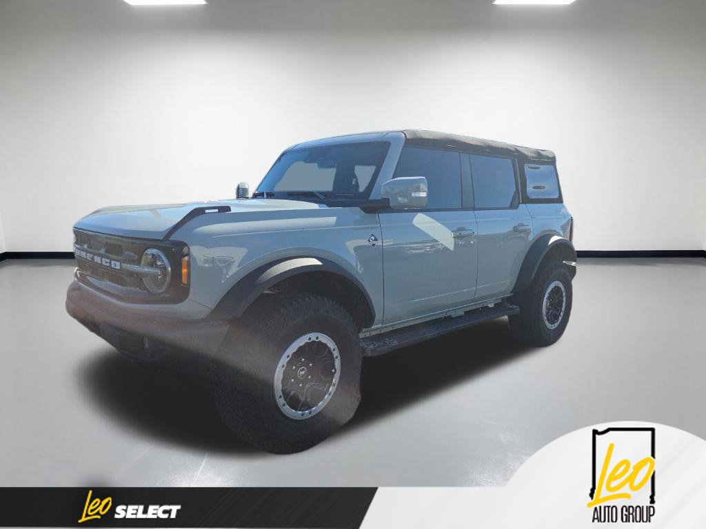 Used 2023 Ford Bronco Outer Banks w/ Sasquatch Package AWD/4WD image 1
