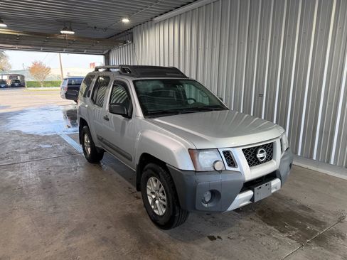 Used 2014 Nissan Xterra S image 4