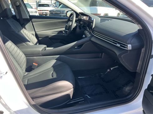 New 2026 Hyundai Elantra Limited image 19