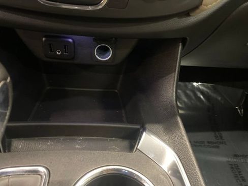 Used 2023 Chevrolet Traverse LS FWD image 22