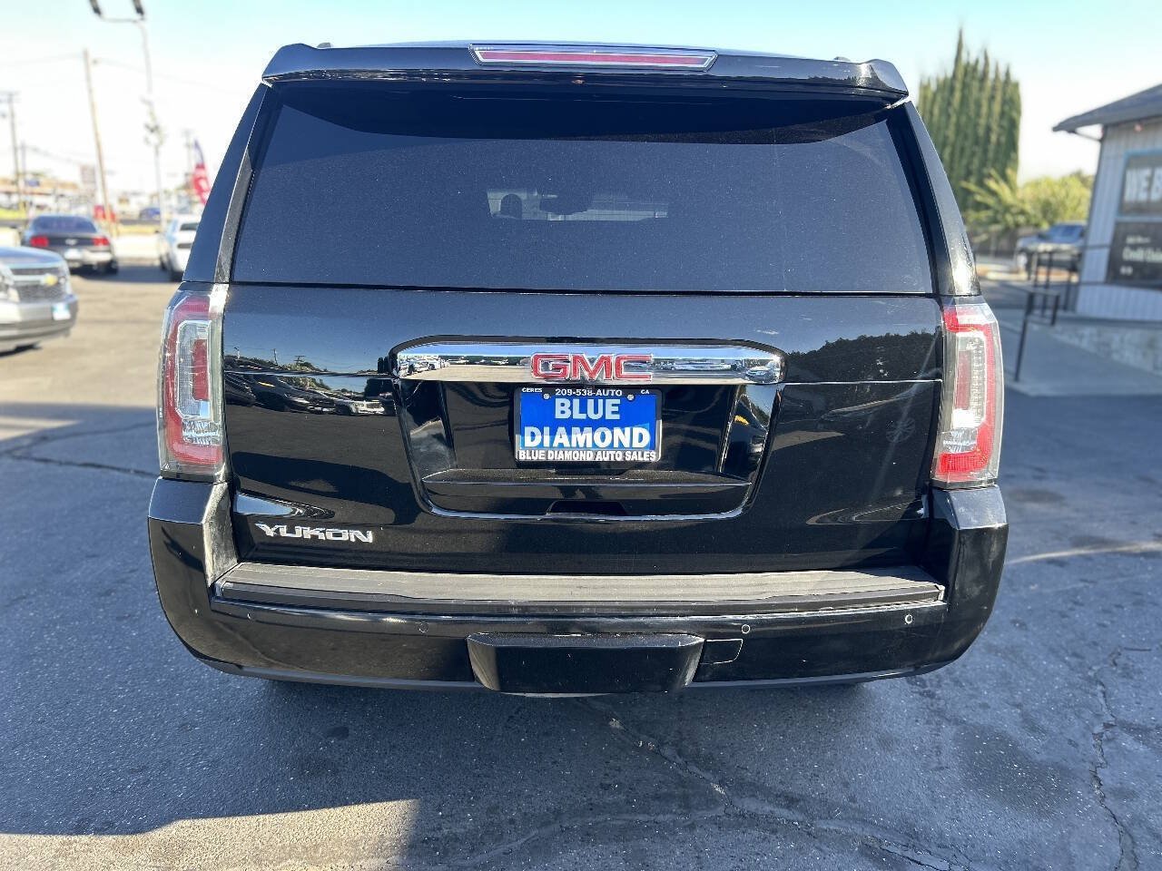 Used 2018 GMC Yukon Denali w/ Denali Ultimate Package AWD/4WD image 6