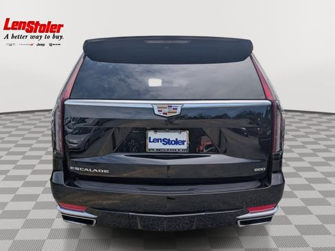 Used 2023 Cadillac Escalade Luxury AWD/4WD image 4