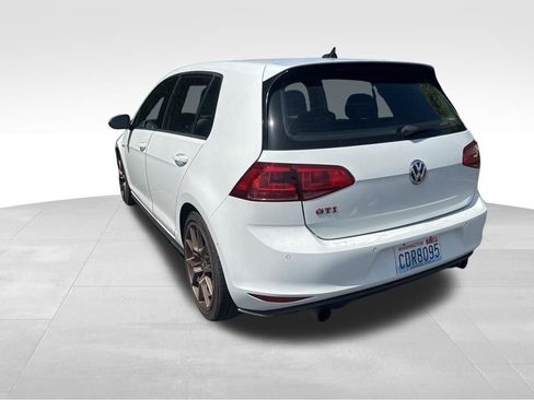 Used 2016 Volkswagen Golf 4-Door FWD image 10