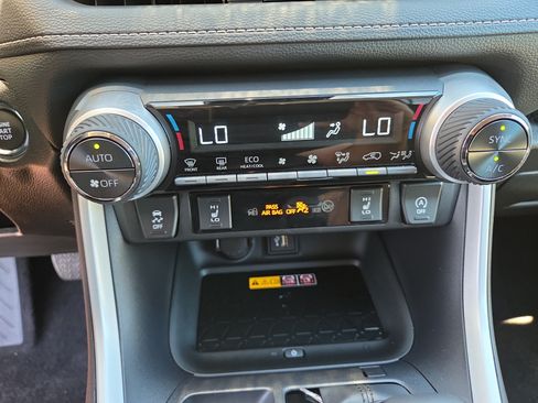 Used 2025 Toyota RAV4 XLE Premium w/ Weather Package AWD/4WD image 28