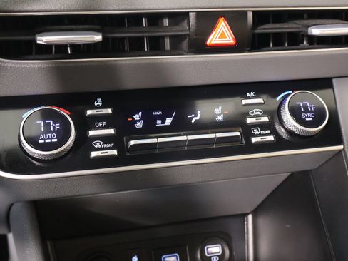 Used 2020 Hyundai Sonata Limited w/ Preferred Accessory Package FWD image 7