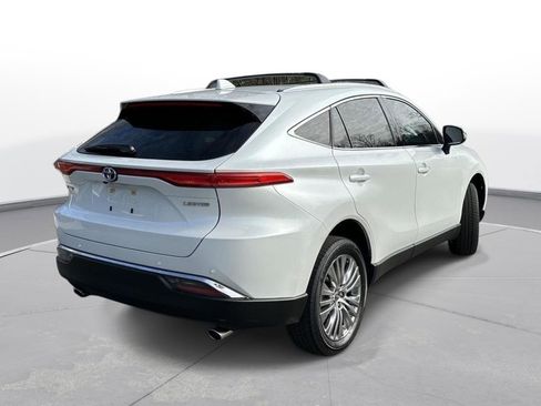 Used 2024 Toyota Venza Limited image 6