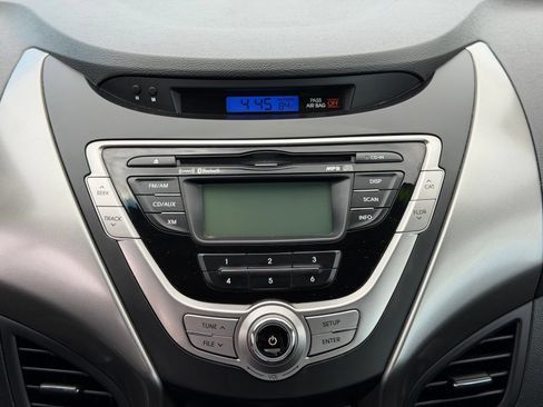 Used 2013 Hyundai Elantra FWD image 19