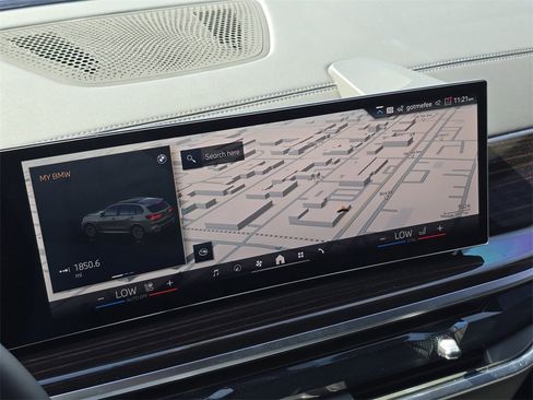 Used 2025 BMW X5 sDrive40i w/ M Sport Package image 23