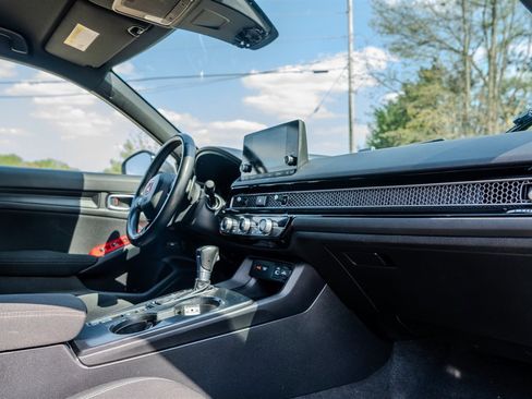 Used 2022 Honda Civic Sport image 31
