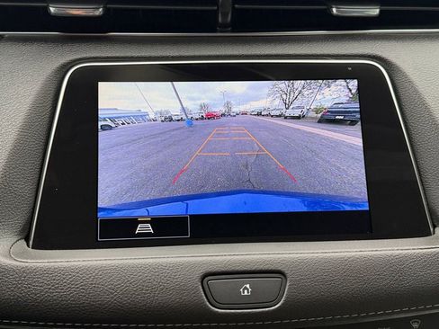 Used 2023 Cadillac XT4 Luxury w/ Cold Weather Package AWD/4WD image 19