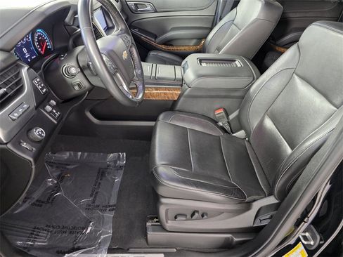 Used 2019 Chevrolet Suburban Premier image 9