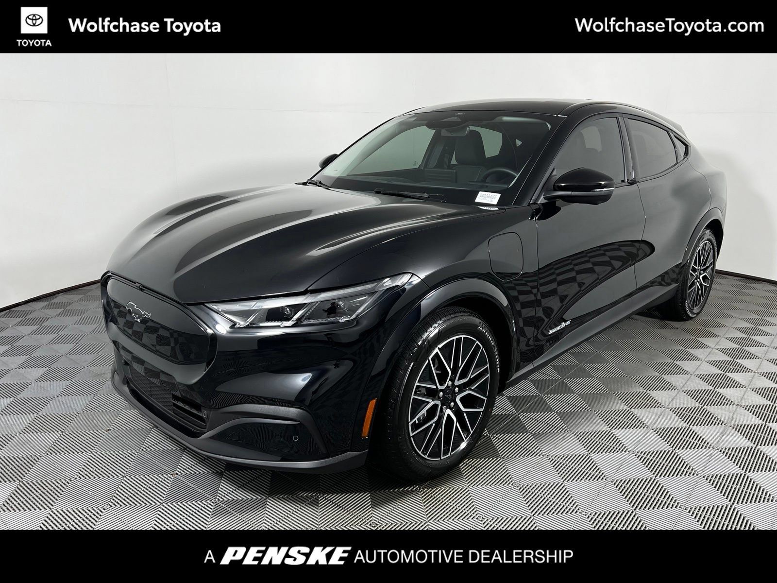Used 2025 Ford Mustang Mach-E Premium RWD image 1
