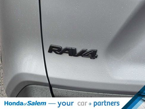 Used 2025 Toyota RAV4 XLE image 32