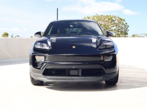 New 2026 Porsche Macan Electric image 6