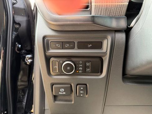 Used 2023 Ford F150 Platinum RWD image 21