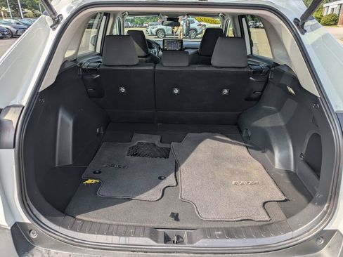Used 2022 Toyota RAV4 XLE w/ Convenience Package FWD image 13