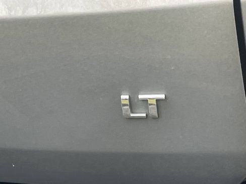 Used 2018 Chevrolet Traverse LT image 22