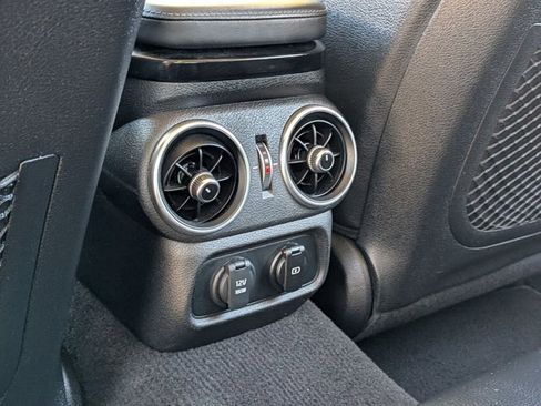 Used 2018 Kia Stinger Premium image 19