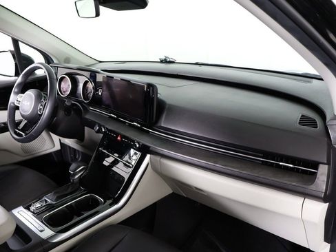 Used 2023 Kia Carnival EX FWD image 26