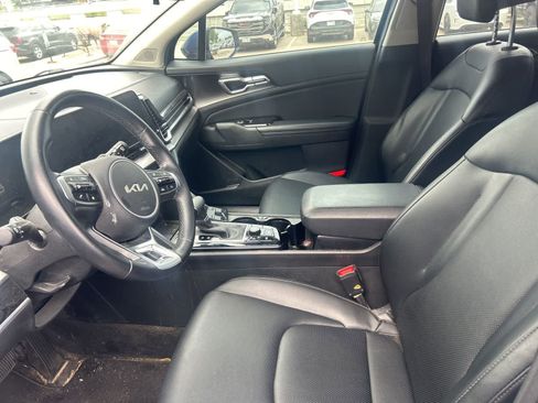 Certified 2024 Kia Sportage EX image 6