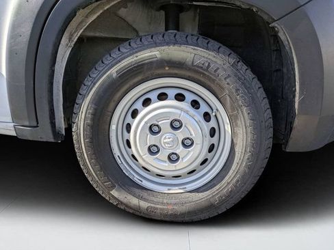 Used 2025 RAM ProMaster 2500 w/ Convenience Group FWD image 10