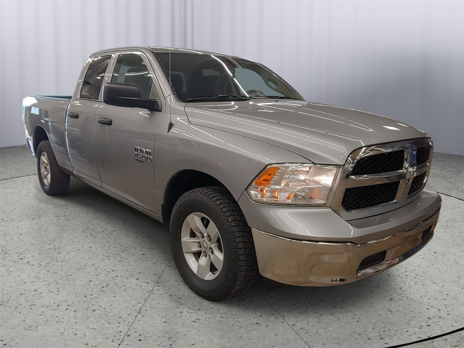 Used 2024 RAM 1500 Classic SLT AWD/4WD image 5