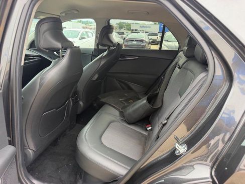 Used 2023 Kia Niro EX FWD image 8