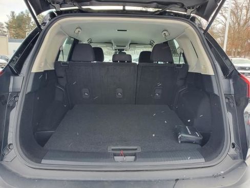 Used 2023 Nissan Rogue S image 18