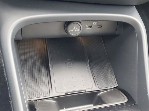 New 2026 Volvo XC40 B5 Ultra w/ Protection Package Premier image 24