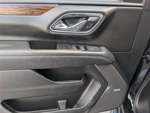 Used 2024 Chevrolet Suburban Premier image 21