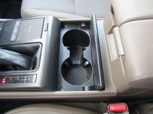 Used 2022 Lexus GX 460 Luxury image 56