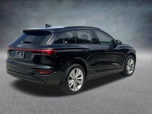 Used 2025 Audi Q6 e-tron Premium w/ Convenience Package RWD image 4