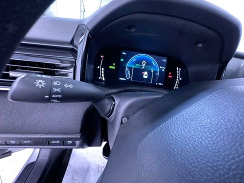 Used 2025 Toyota Camry LE w/ Convenience Package FWD image 18