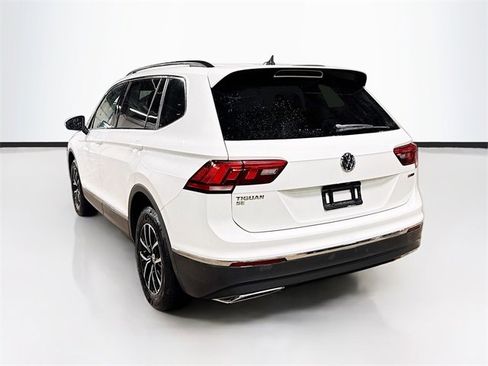 Used 2021 Volkswagen Tiguan SE w/ Panoramic Sunroof Package image 5