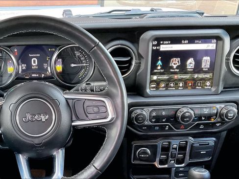 Used 2023 Jeep Wrangler Unlimited Sahara w/ Cold Weather Group AWD/4WD image 9