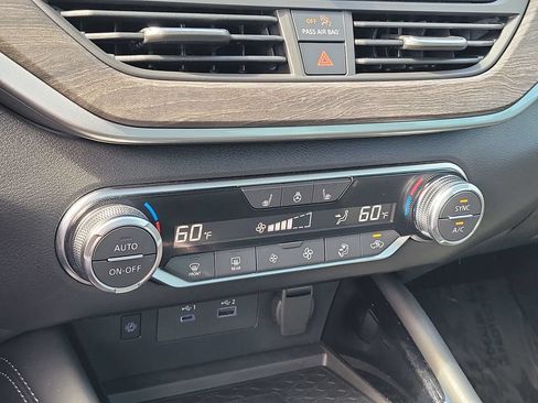 Used 2024 Nissan Altima 2.5 SL FWD image 18