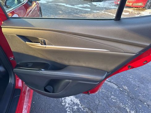 Used 2025 Toyota Camry XLE image 38