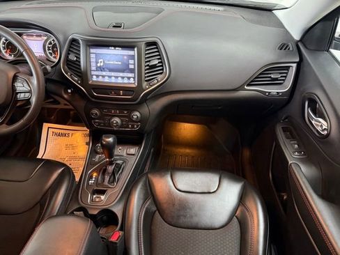 Certified 2022 Jeep Cherokee Trailhawk w/ Technology Group B image 38