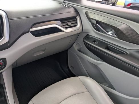 Used 2024 GMC Terrain SLT w/ Infotainment Package II FWD image 17
