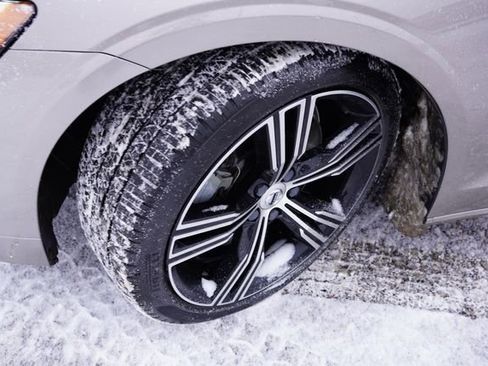 Used 2019 Volvo S60 T6 Inscription image 14