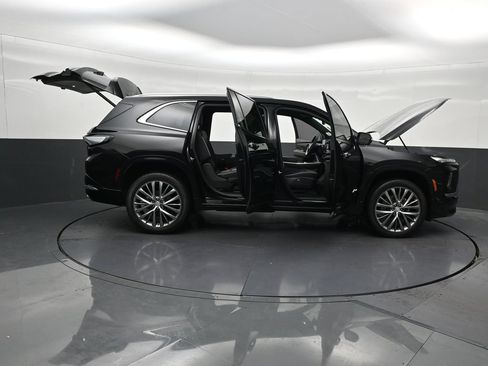 Used 2025 Buick Enclave Avenir w/ Trailering Package, 5000 lbs. FWD image 34