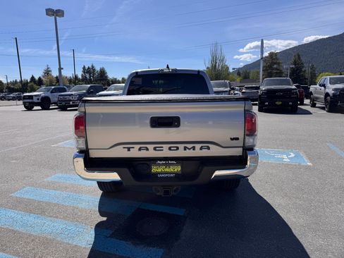 Used 2020 Toyota Tacoma TRD Off-Road AWD/4WD image 6