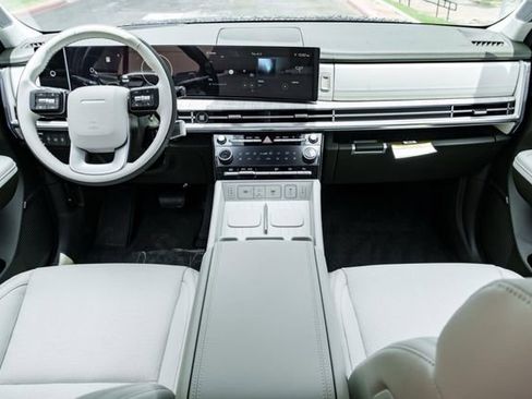 New 2025 Hyundai Santa Fe Calligraphy FWD image 22